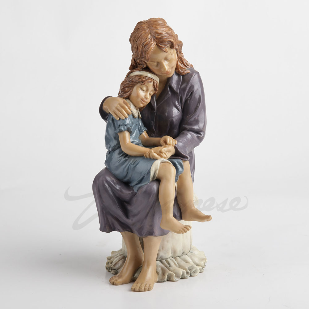Art And Craft For Mother'S Day - 레진 소재의 엄마와 딸 포옹하는 모습